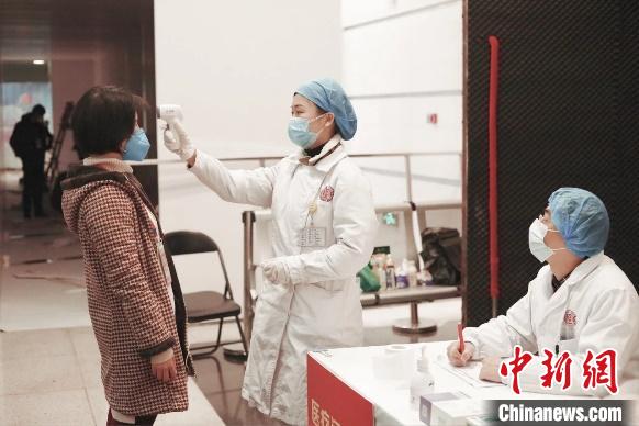 湖南卫视元宵晚会更名“元宵一家亲”取消现场观众 小新 摄 湖南卫视元宵晚会更名“元宵一家亲”取消现场观众 小新 摄