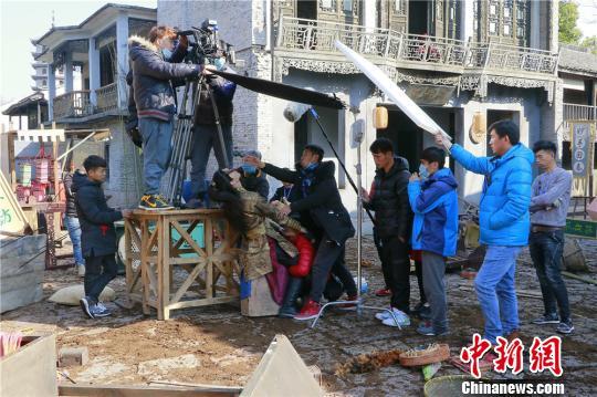 资料图:影视剧拍摄现场。 张勇 摄 资料图:影视剧拍摄现场。 张勇 摄